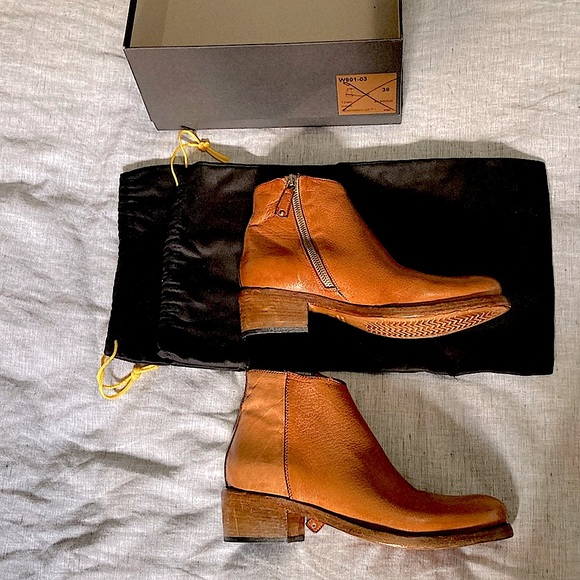 NWT - Italian made leather ankle booties sz 39 brand "gravity pope" - Picture 3 of 16